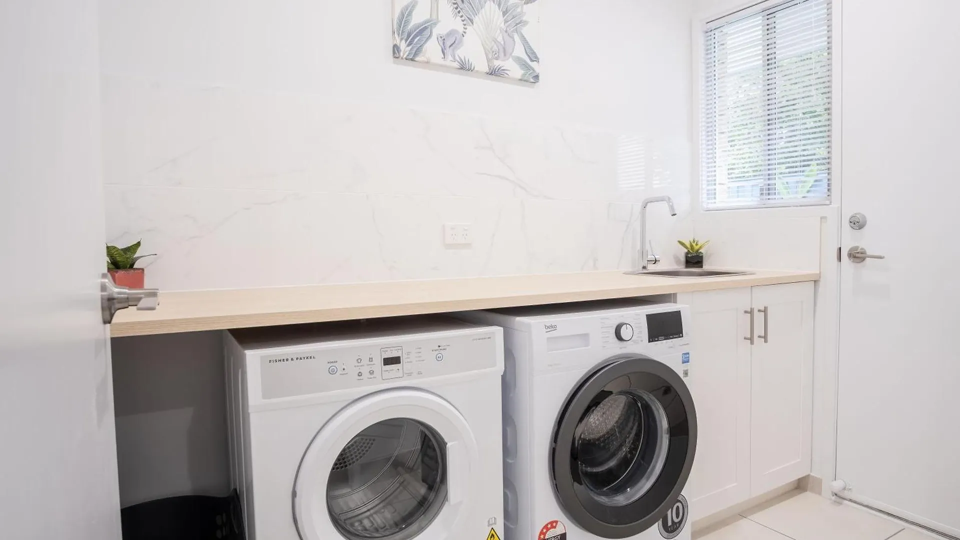 קלונדרה Pet Friendly Battery Hill Home Away From Home אוסטרליה