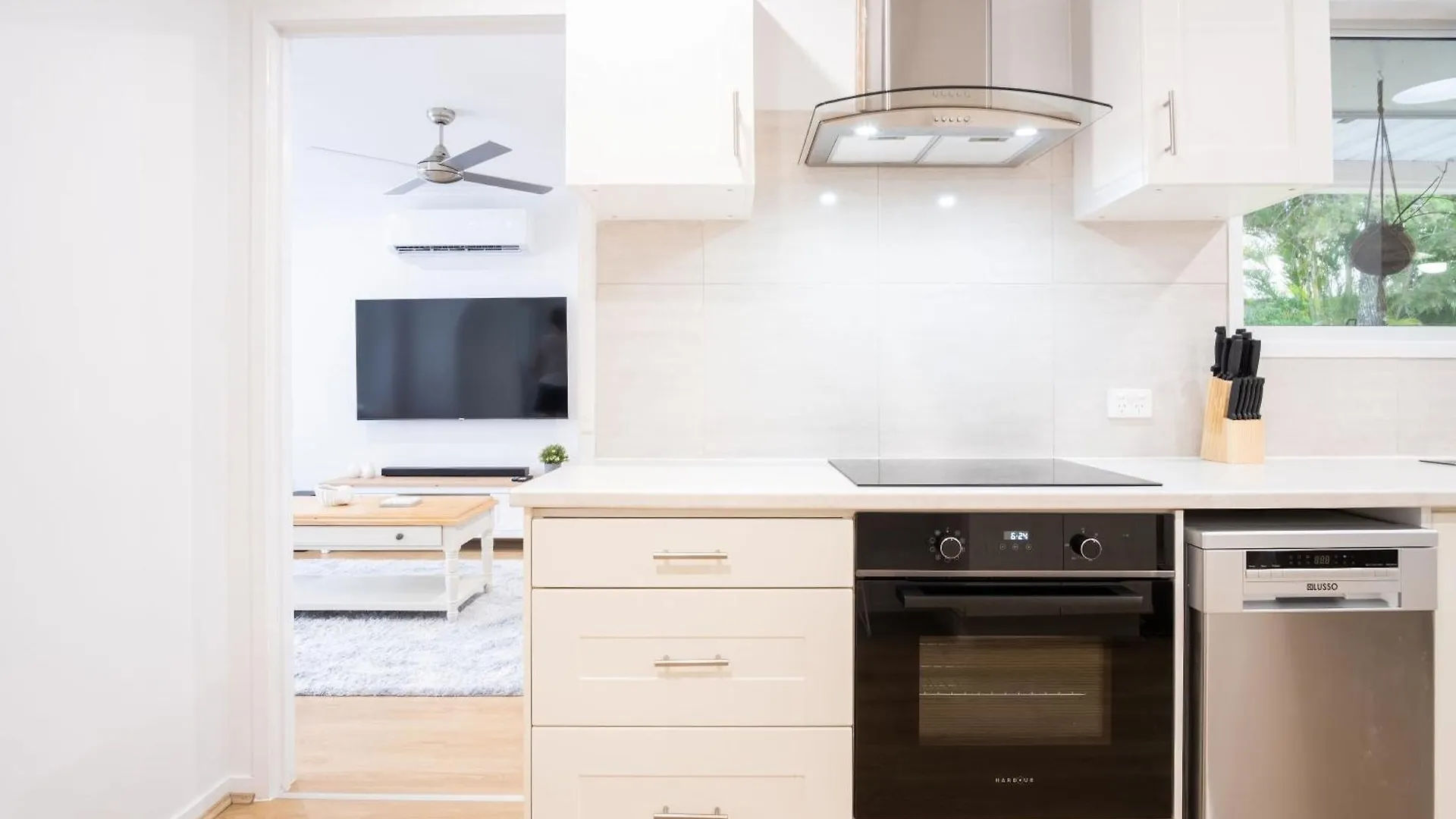קלונדרה Pet Friendly Battery Hill Home Away From Home 0*,  אוסטרליה
